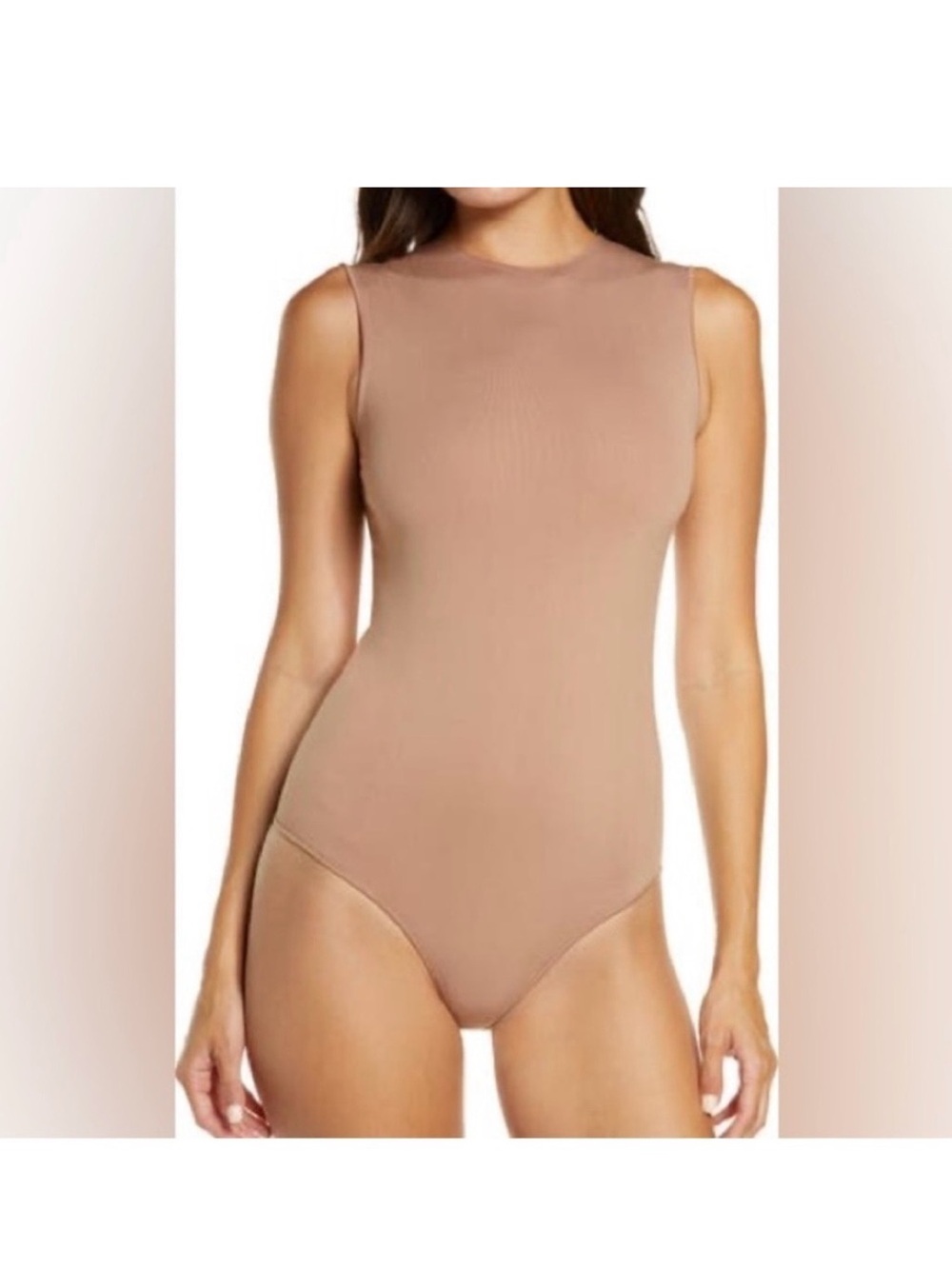 SKIMS Sleeveless essentials Bodysuit in Desert